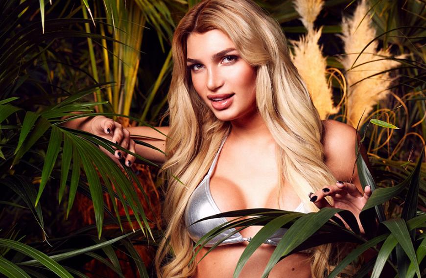 Hinter Giuliana Farfalla liegen fünf harte Jahre. 2012 begann ihr OP-Marathon zur Frau, heute mit 21 Jahren hat sie es auf das Cover des deutschen Playboys und ins Dschungelcamp geschafft.