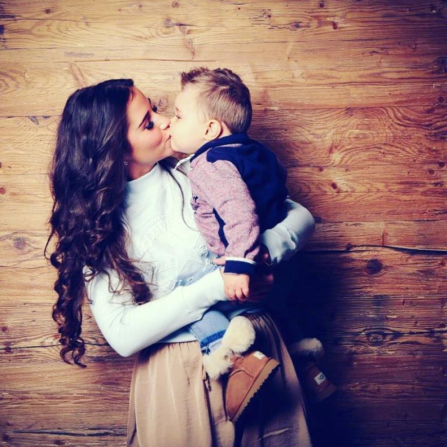 Sarah Lombardi hat ein paar schwere Stunden hinter sich: Sohn Alessio musste ins Krankenhaus.