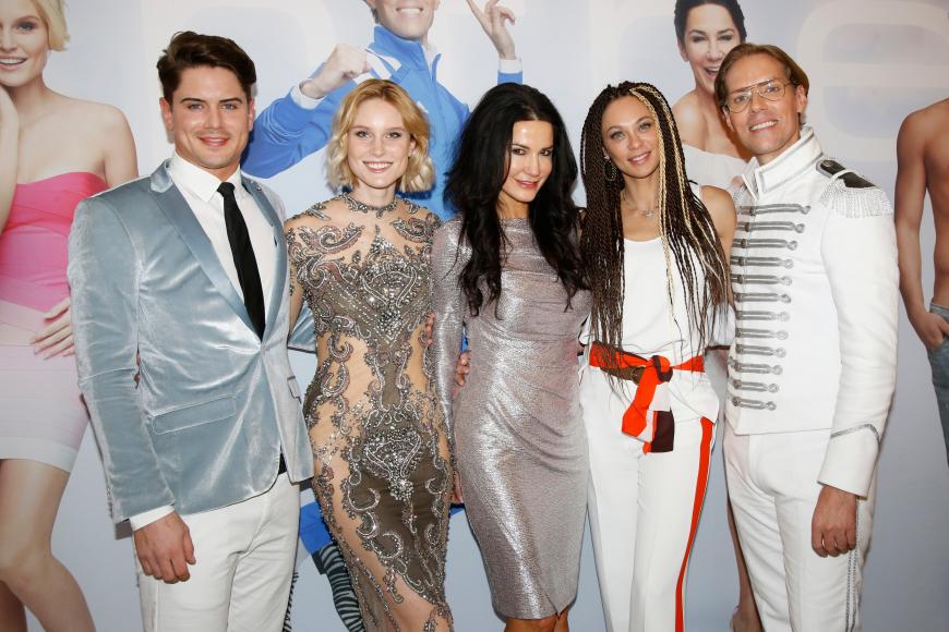 Großes Star-Aufgebot in Darmstadt: (v.l.n.r.) Dominik Bruntner, Kim Hnizdo, Mariella Ahrens, Lilly Becker und Jens Hilbert!
