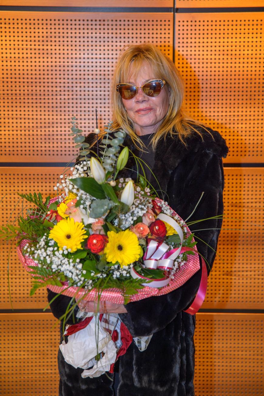 Ungeschminkt kam Melanie Griffith in Wien an, der Hautkrebs hat seine Spuren hinterlassen.