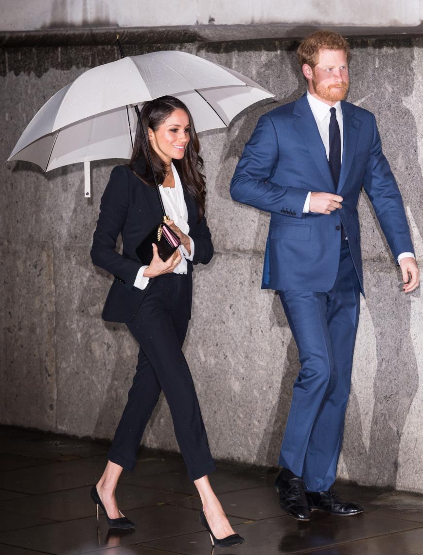 Dass Meghan Markle bei jedem Wetter eine gute Figur macht, bewies sie auf dem Weg zu den jährlichen