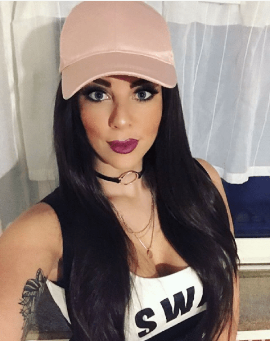 Nanu, wo ist denn das graue Haar hin? Jenny Frankhauser ist auf einmal viel dunkler.