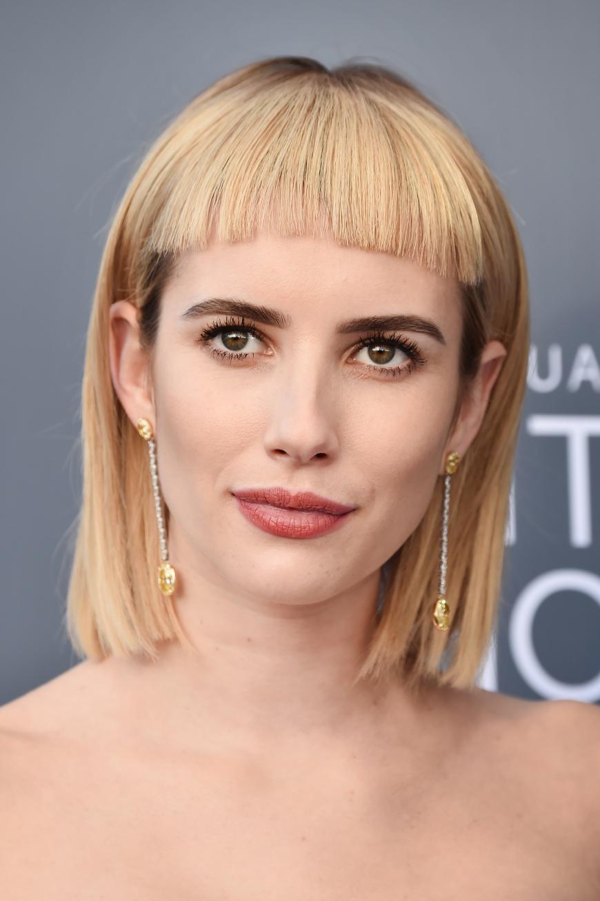 Auch dieser Look von Emma Roberts gefällt uns extrem gut. Sie trägt eine kompakte und akkurat geschnittene Version der Trendfrisur.