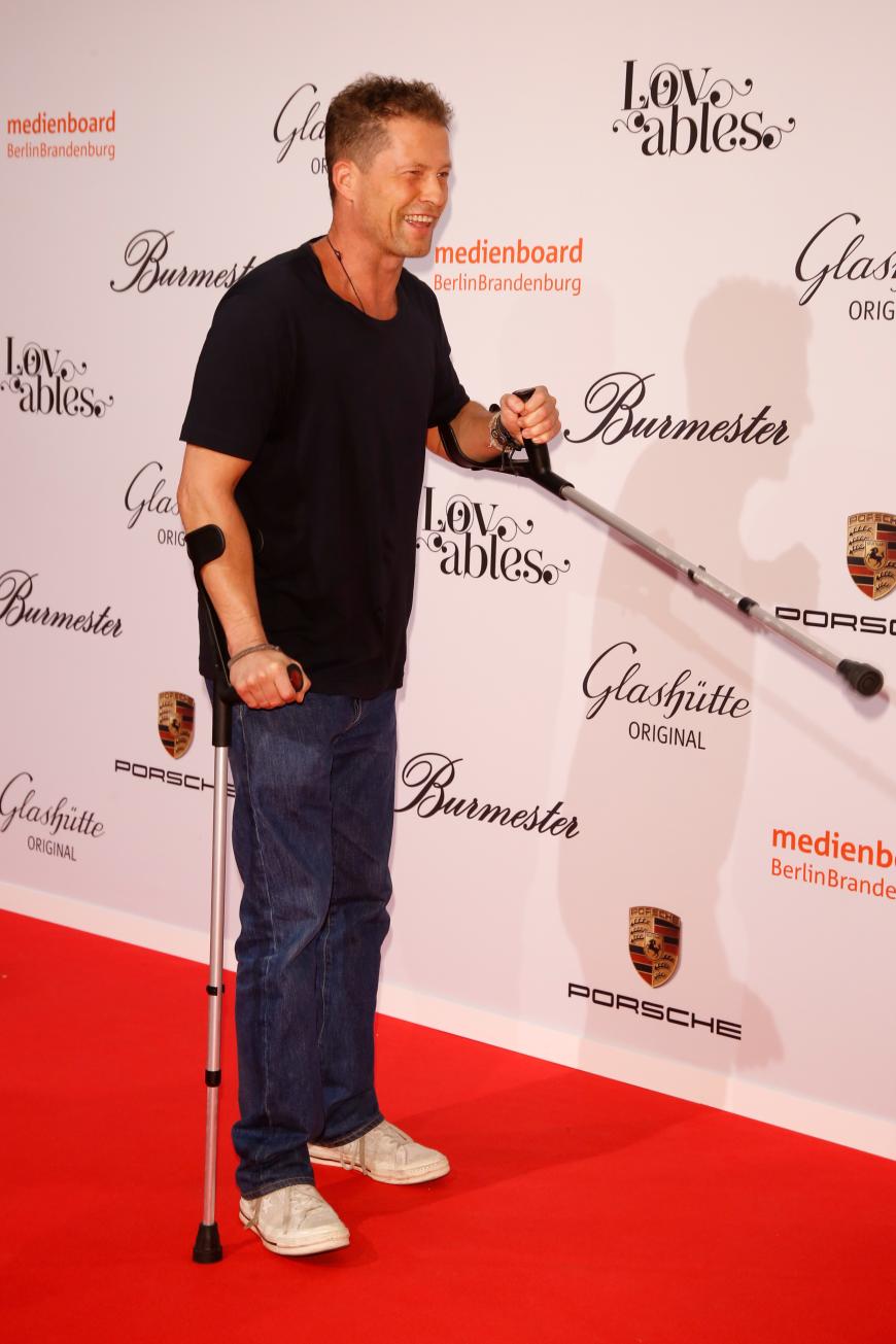 ... und Krücken auf die Berlinale.