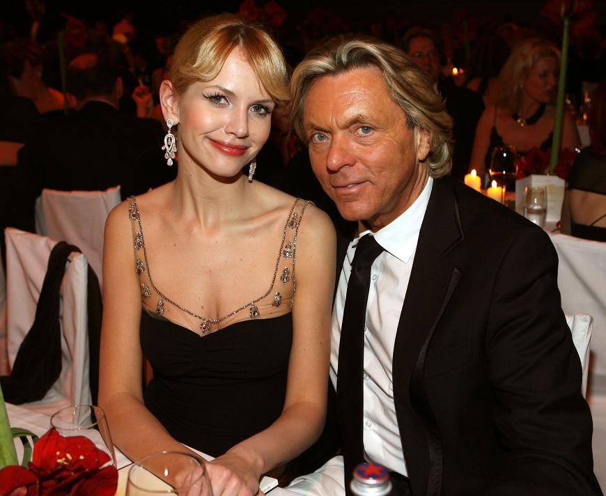 2008 heiratete der Designer das Model Naomi Valeska Salz, 36.