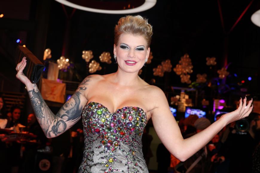 Melanie Müller steht zu ihren Beauty-Eingriffen – auch wenn sie deswegen für Kopfschütteln sorgt.