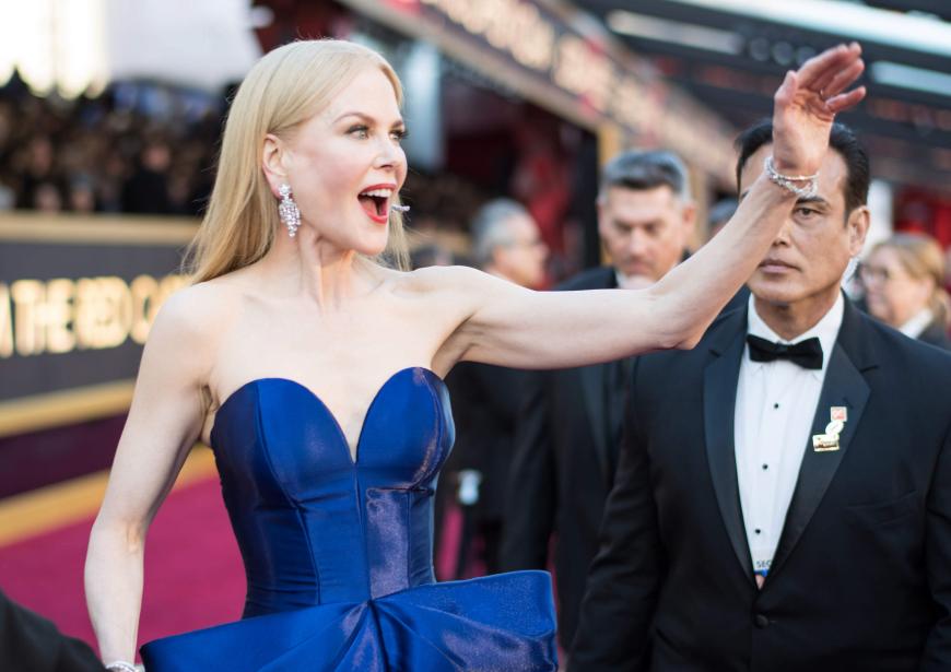 So sieht Begeisterung aus: Nicole Kidman nahm sich auf dem Red Carpet ausgiebig Zeit für die Fotografen und stattete sogar den Fans einen Besuch ab.