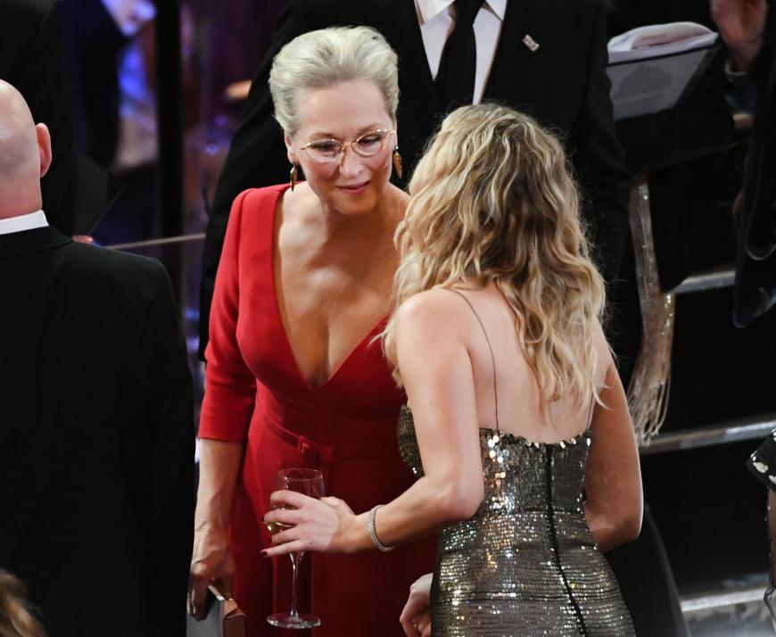 Kurzer Plausch bei den Oscars: JLaw und Meryl Streep.