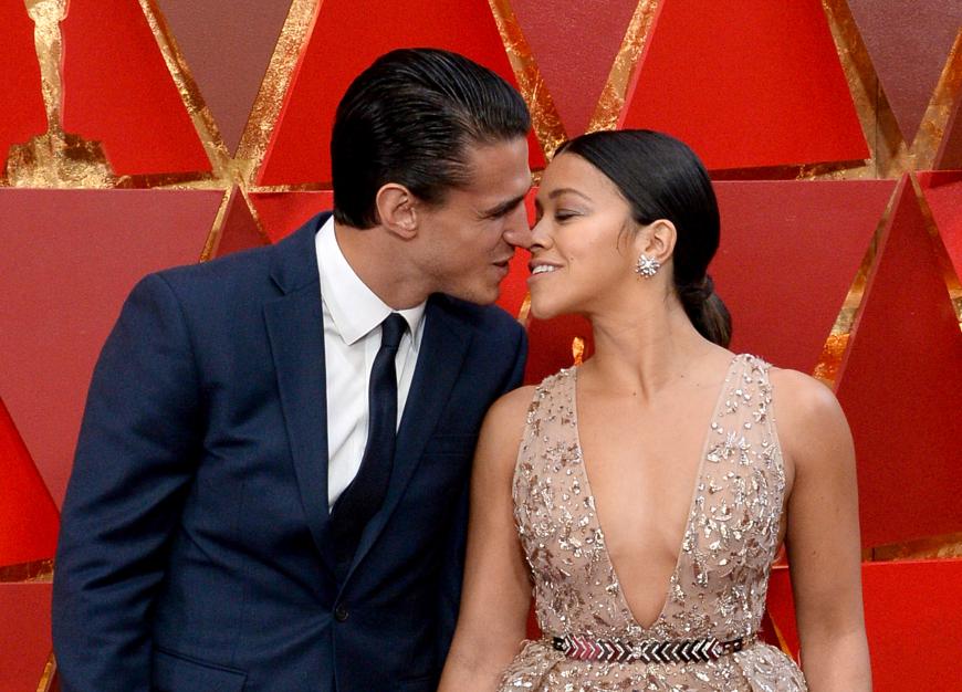Immer wieder wurde gemunkelt, ob Joe Locicero und „Jane the Virigin“-Star Gina Rodriguez ein Paar sind. Mit dem Auftritt auf dem roten Teppich der Oscars bestätigten sie nun ihre Beziehung und sorgten für verliebte Blicke.