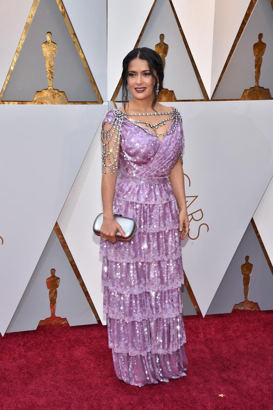 Salma Hayek trug eine schimmernde Gucci-Robe, für den wirklichen Hingucker sorgte aber ihr opulenter Schmuck: Die Diamanten der 51-Jährigen hatten einen Wert von vier Millionen Dollar.