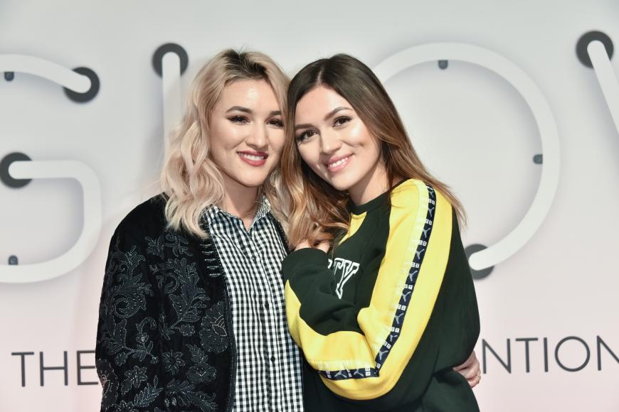 Katharina und Anna Maria Damm sprechen auf ihrem YouTube-Kanal „AnKat“ offen über ihre Familiensorgen.