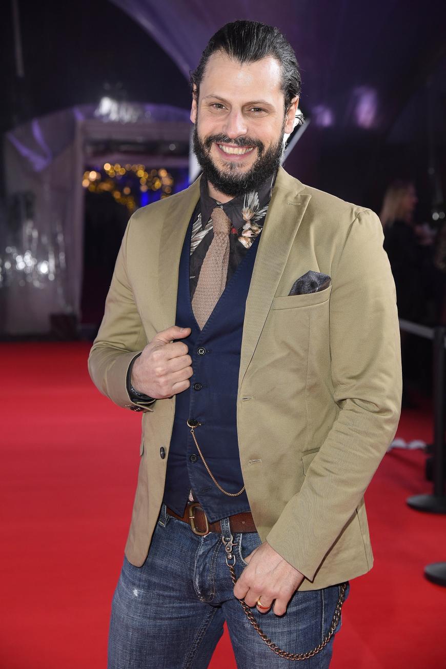 Ebenso Schauspieler und Stylist Manuel Cortez