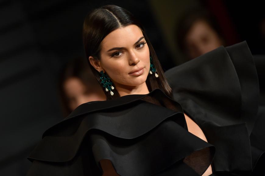 Im Internet kursieren immer wieder Gerüchte, dass Kendall Jenner lesbisch ist.