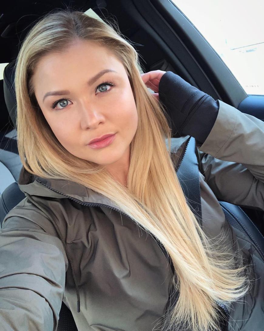 Fitness-Star Sophia Thiel wirkt in letzter Zeit häufig nachdenklich. Hat sie etwa Kummer?