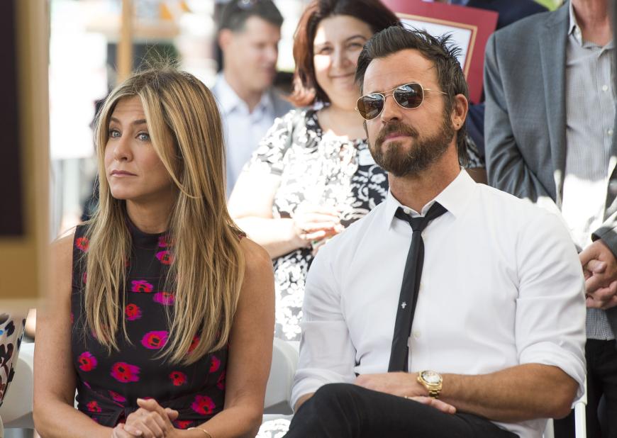 Schon seit längerer Zeit soll es bei Jennifer Aniston und Justin Theroux gekriselt haben. Im Dezember 2017 trennten sie sich dann, gaben das Liebes-Aus aber erst im Februar bekannt, als die Gerüchteküche bereits brodelte.
