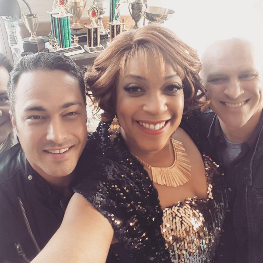 "Chicago Fire"-Star Dushon Monique Brown (Mitte) ist mit nur 49 Jahren gestorben.