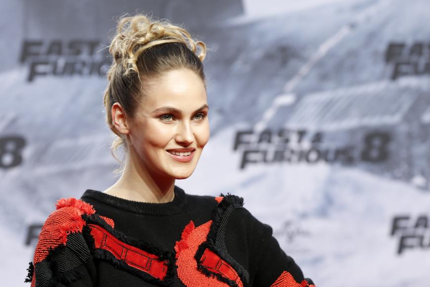 Für ihr jüngstes Instagram-Foto muss sich Elena Carrière derzeit heftiger Kritik stellen.