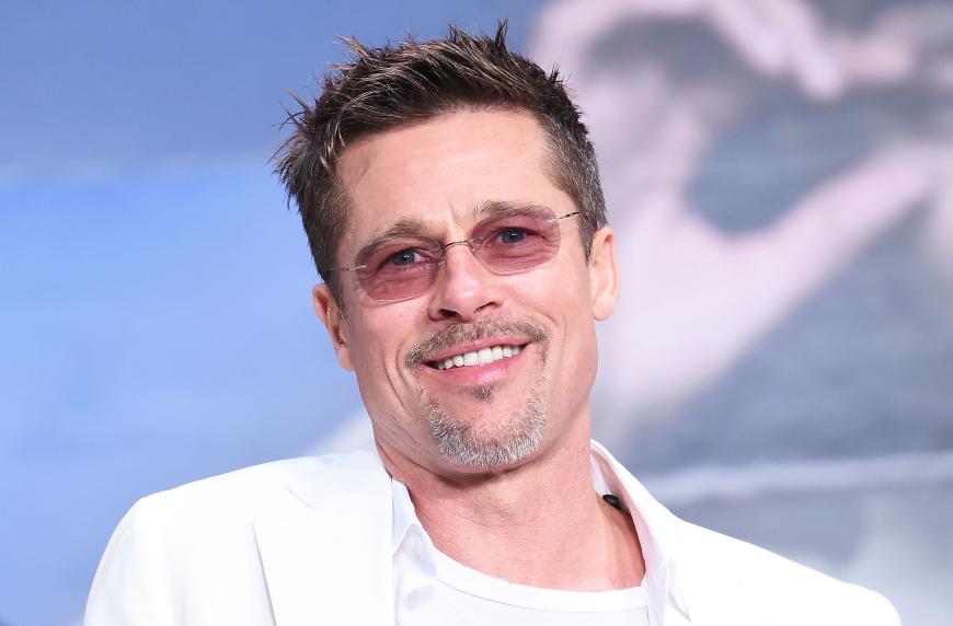 Brad Pitt scheint es neuerdings auf Frauen außerhalb des Hollywood-Rummels abgesehen zu haben.