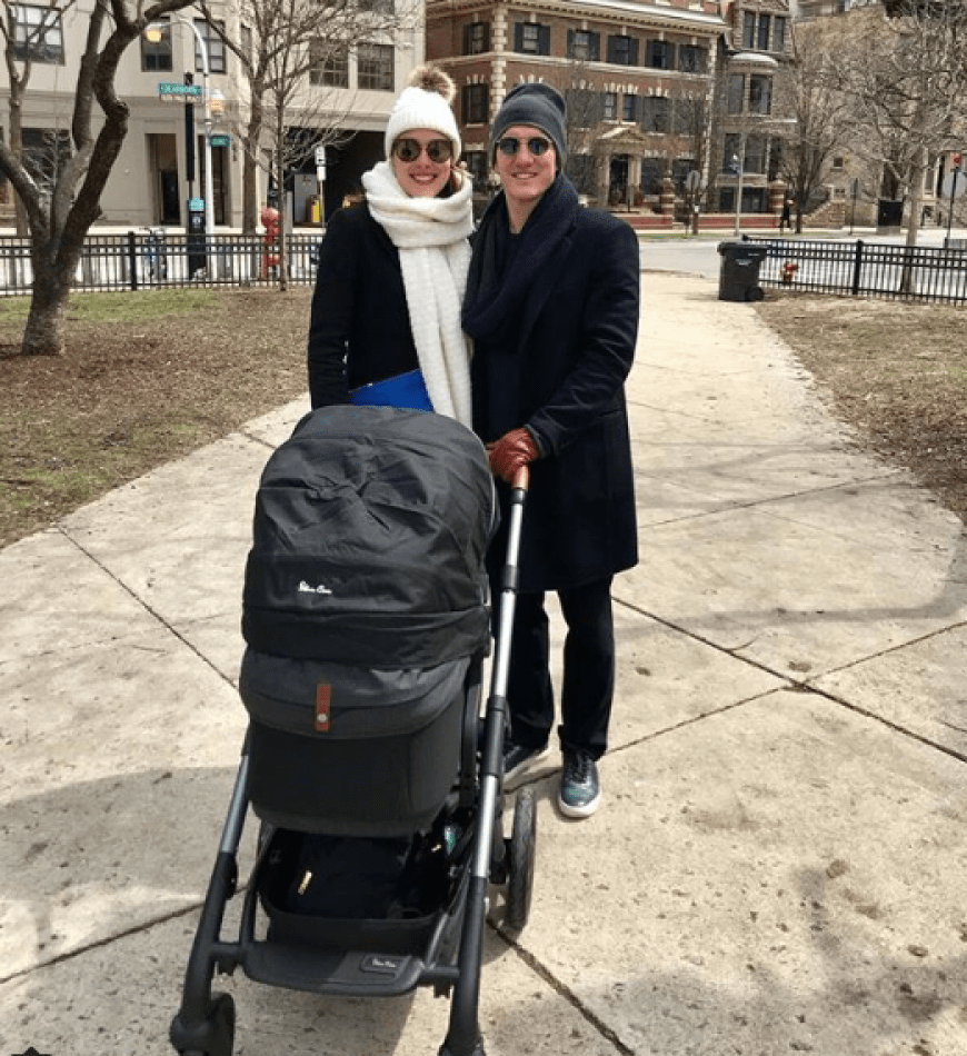 Ana Ivanovic und Bastian Schweinsteiger mit ihrem Sohn Luka bei einem Sonntagsspaziergang in Chicago