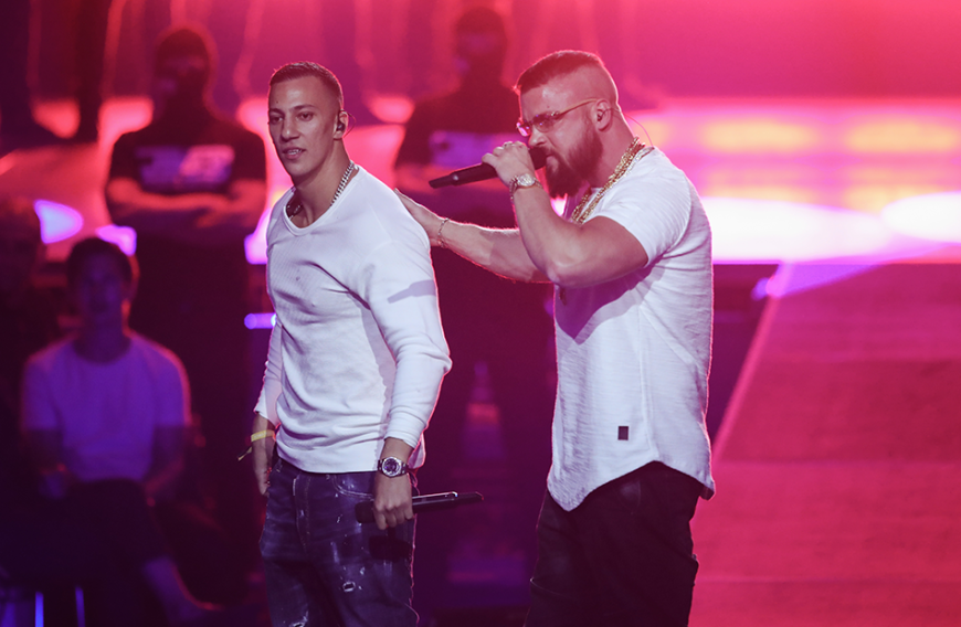 Um die Rapper Farid Bang und Kollegah ist eine heftige Debatte aufgrund ihrer antisemitischen Song-Texte entbrannt.