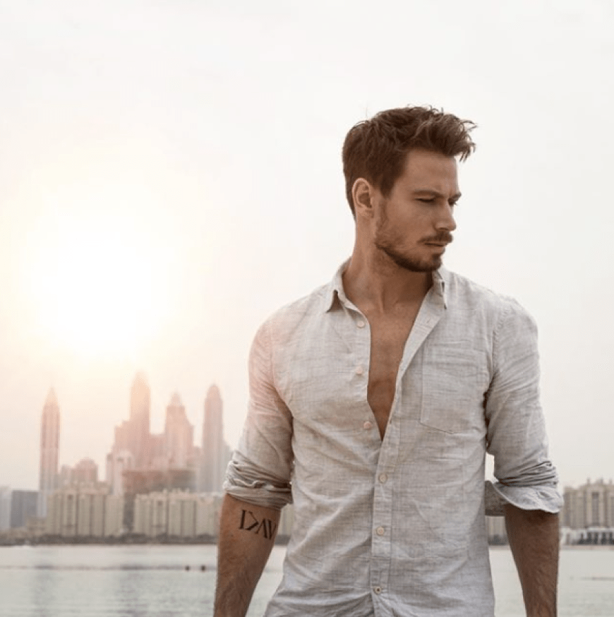 Emotionale Bedeutung! Immer wieder hatten Sebastian Panneks Fans ihn auf sein neues Tattoo am Unterarm angesprochen. Der Ex-Bachelor startete daraufhin einen Aufruf an seine Follower - sie sollten erraten, was der Körperschmuck bedeutet. Jetzt klärte er endlich auf: