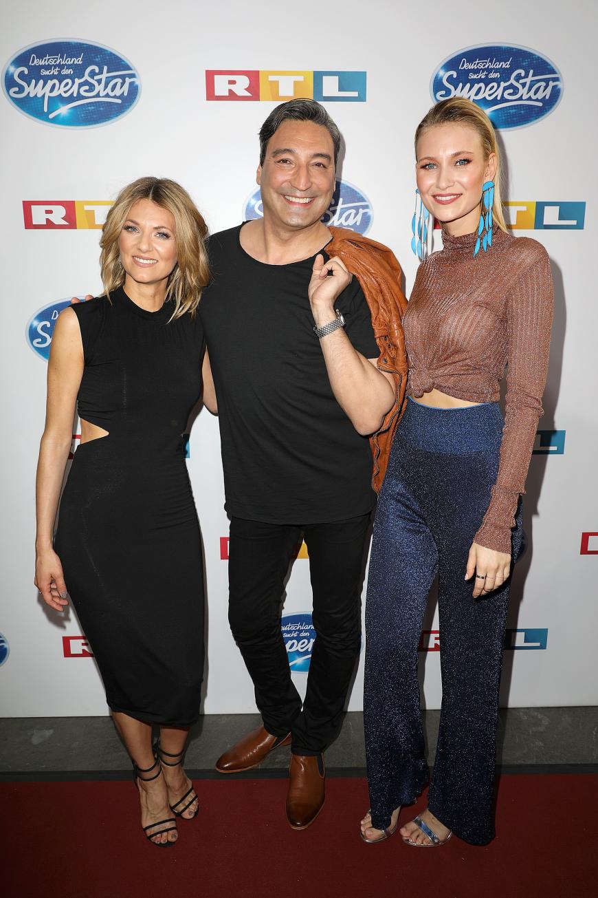 Ella Endlich und Mousse T. sitzen gemeinsam in der DSDS-Jury und verstehen sich auffällig gut...