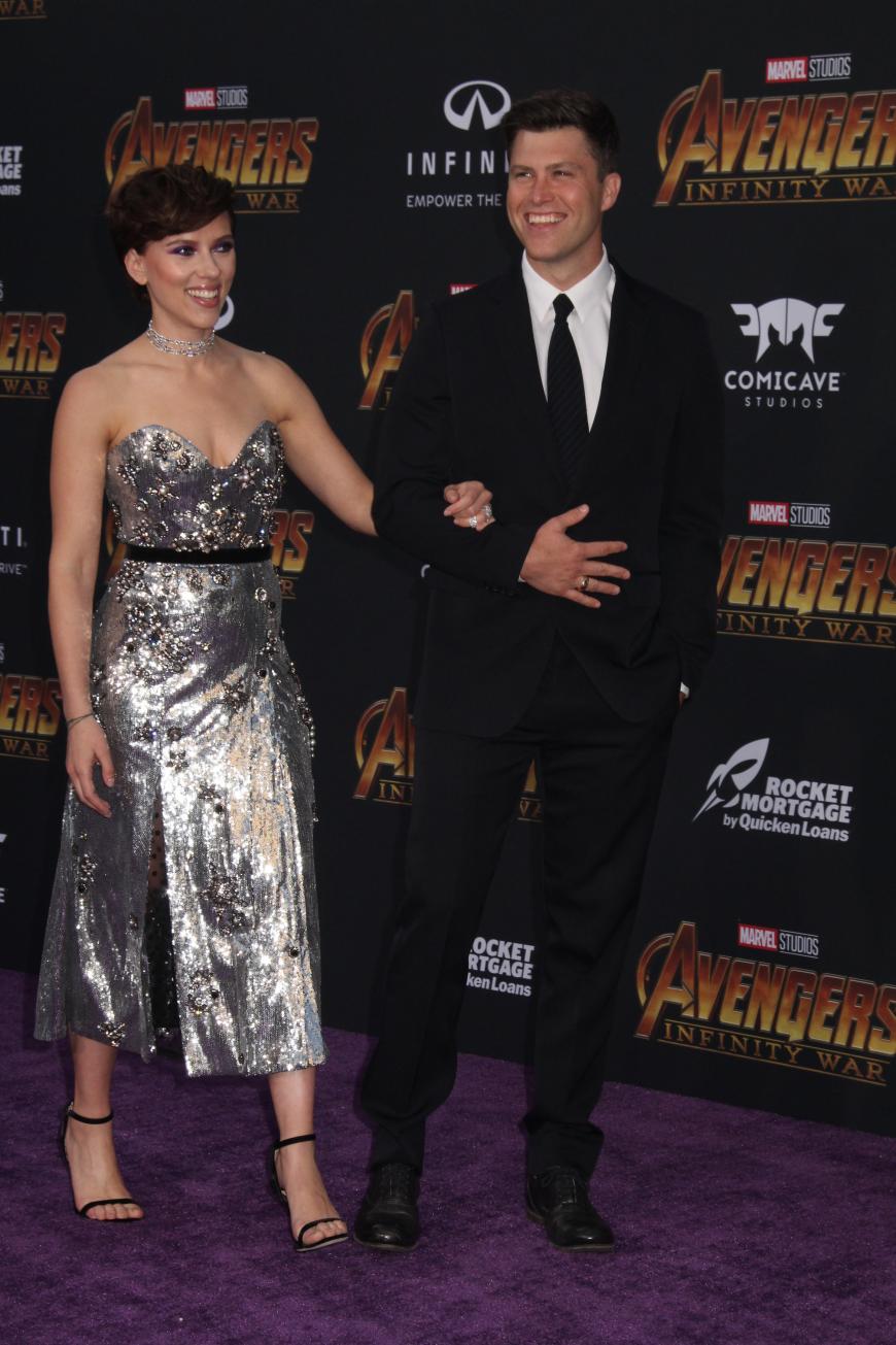 Scarlett Johansson und Colin Jost liefen bei der "Avengers: Infinity War"-Premiere gemeinsam über den Red Carpet.