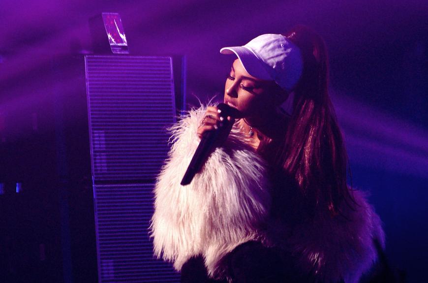 Im Sommer veröffentlicht Ariana Grande ihr erstes Album nach dem Anschlag. Es trägt den Namen „Sweetener“.
