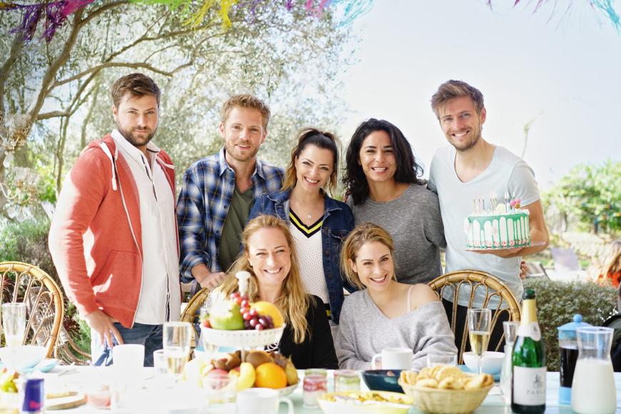V.l.: Felix von Jascheroff, Niklas Osterloh, Anne Menden, Gamze Senol, Jörn Schlönvoigt; vorne: Eva Mona Rodekirchen und Lea Marlen Woitack