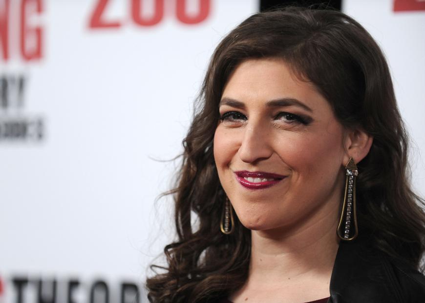 Mayim Bialik fühlte sich in dem Brautkleid ihrer Serienfigur gar nicht wohl. Die geschiedene Schauspielerin hatte Angst, dass nun wieder Fragen zu ihrem Liebesleben gestellt werden würden.