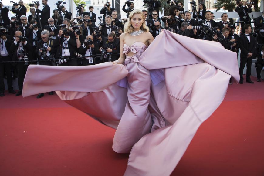 Einfach nur WOW! Mit diesem Kleid hat Elsa Hosk definitiv für Aufsehen gesorgt.