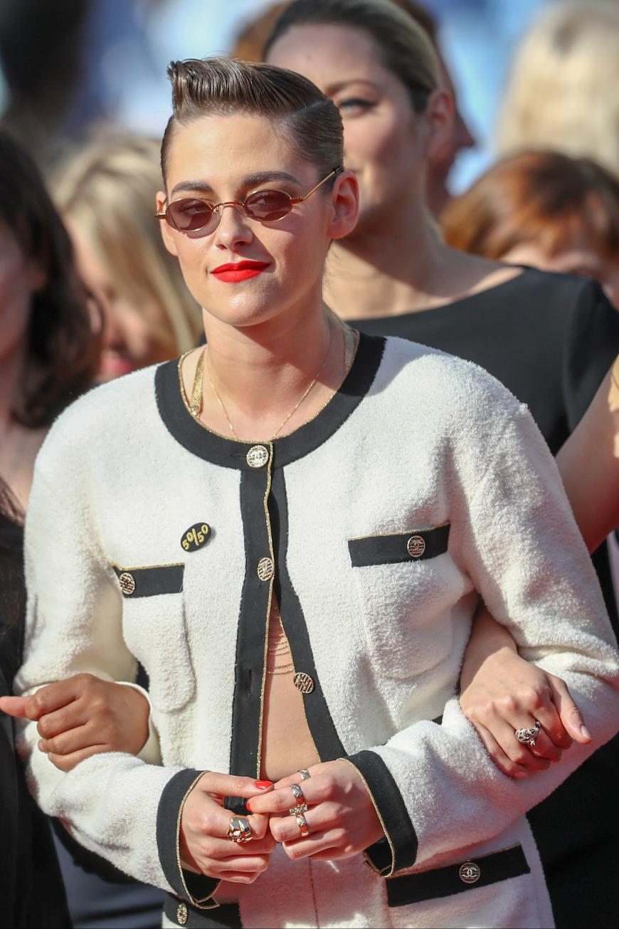 Lässig-cool lief Kristen Stewart über den Red Carpet bei den Filmfestspielen in Cannes.