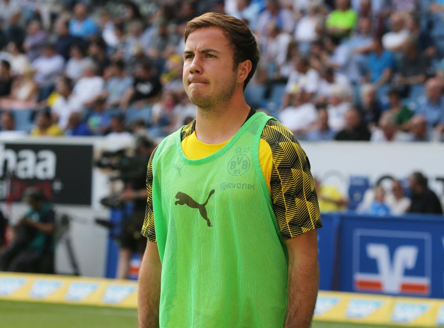 Armer Mario Götze! Diesen Schock muss er erst mal verdauen. 