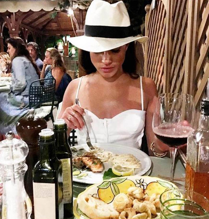 Doch nicht nur gutes Essen, sondern auch das ein oder andere Glas Wein weiß Meghan zu schätzen. Auf ihrem Instagram-Account fanden sich diverse Urlaubsfotos, die zeigten, wie sehr die Schauspielerin ihr Leben genoss.