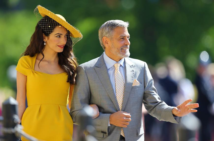 Bei ihrem Auftritt hielten wohl alle den Atem an – George Clooney erschien natürlich mit seiner wunderschönen Frau Amal Clooney.