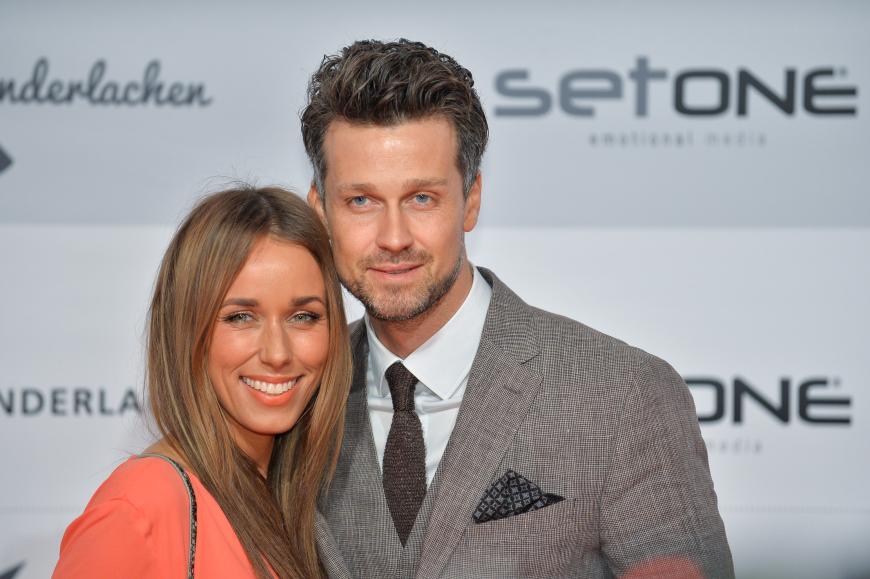 Annemarie und Wayne Carpendale zeigen zum ersten Mal ihr süßes Baby.