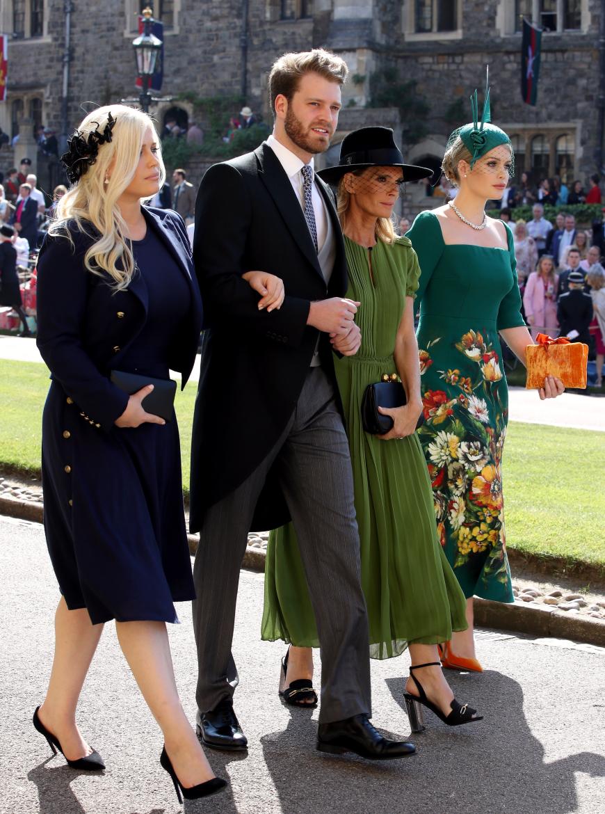 Auf Harrys und Meghans Hochzeit erschien Louis Spencer mit seinen Schwestern Eliza und Kitty Spencer und seiner Mutter Victoria Aitken.