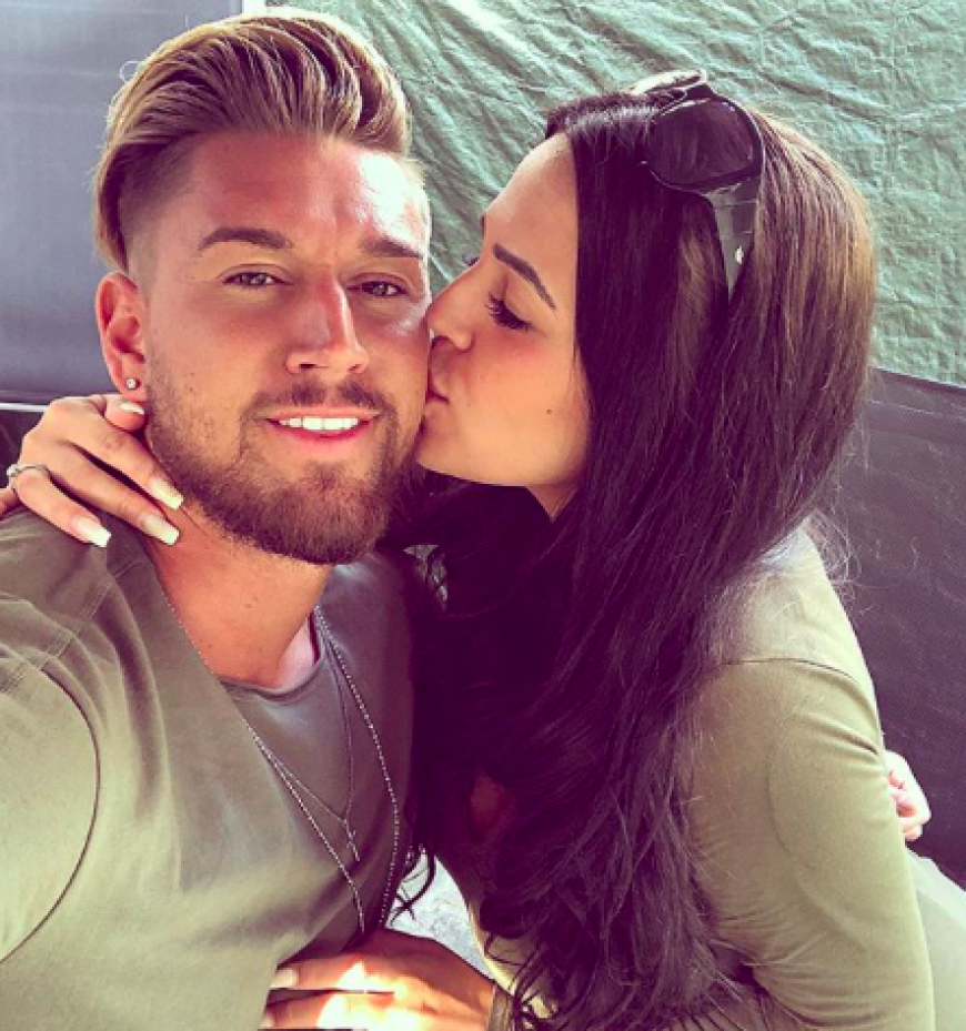 Schock für alle „Love Island“-Fans! Mike Heiter verkündete nun das Liebes-Aus von Elena Miras und das, obwohl die Schweizerin in wenigen Wochen ein Baby von ihm erwartet. 