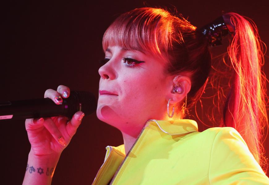 Kaum zu glauben, aber Lily Allen litt jahrelang an einer Alkoholabhängigkeit.