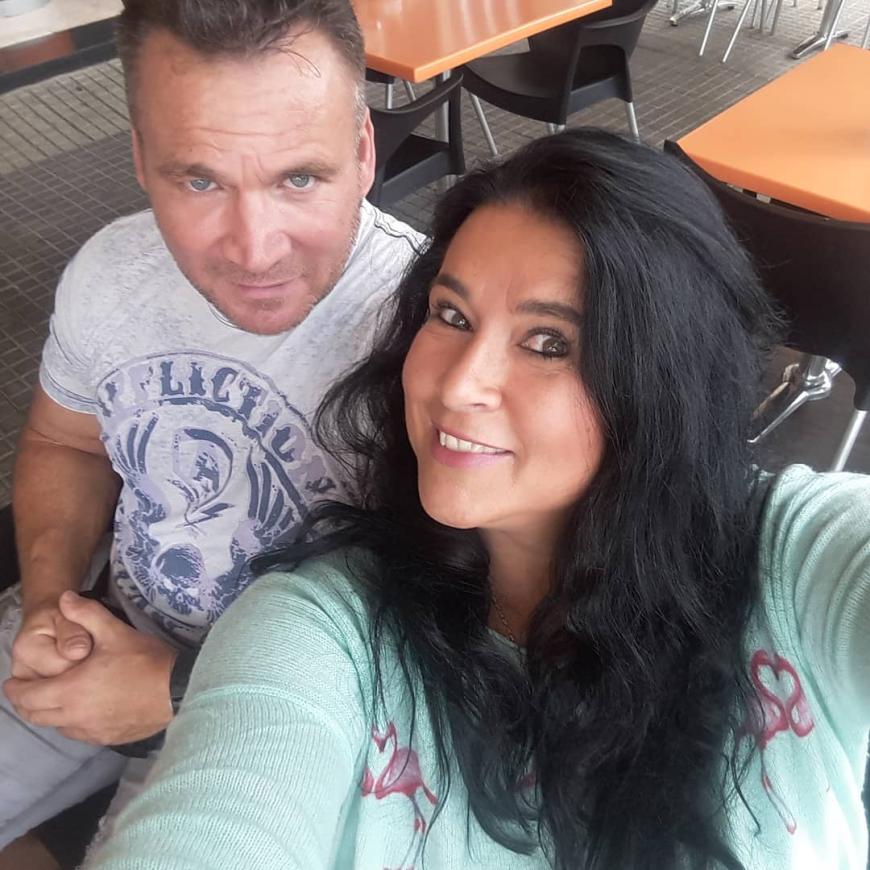 Peter und Iris Klein führen eine glückliche Ehe. Nur ein gemeinsames Kind fehlt den beiden noch.