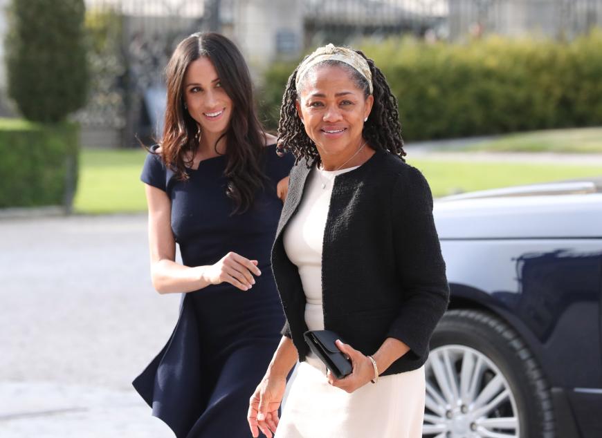 Herzogin Meghan von Sussex und ihre Mutter Doria Ragland gelten als ein Herz und eine Seele. Doch nun scheint die Mutter-Tochter-Beziehung zu bröckeln. 