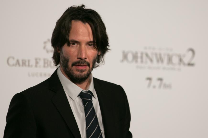 ... denn am Set soll es mit Schauspielkollegen Keanu Reeves geknistert haben.