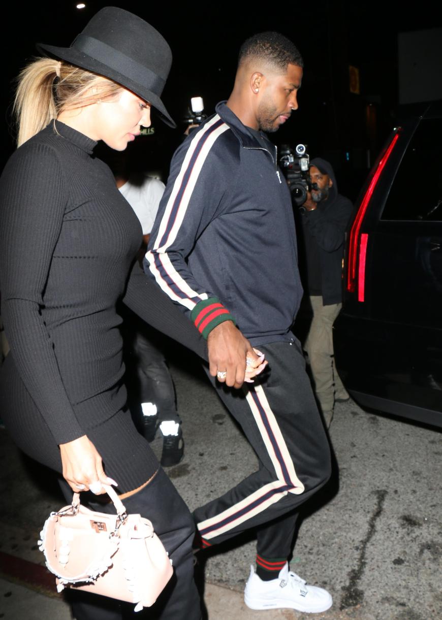 Wie Insider berichten, soll Khloé Kardashian immer noch glauben, dass ihr Freund und Vater der gemeinsamen Tochter Tristan Thompson ihr weiterhin fremd geht. 