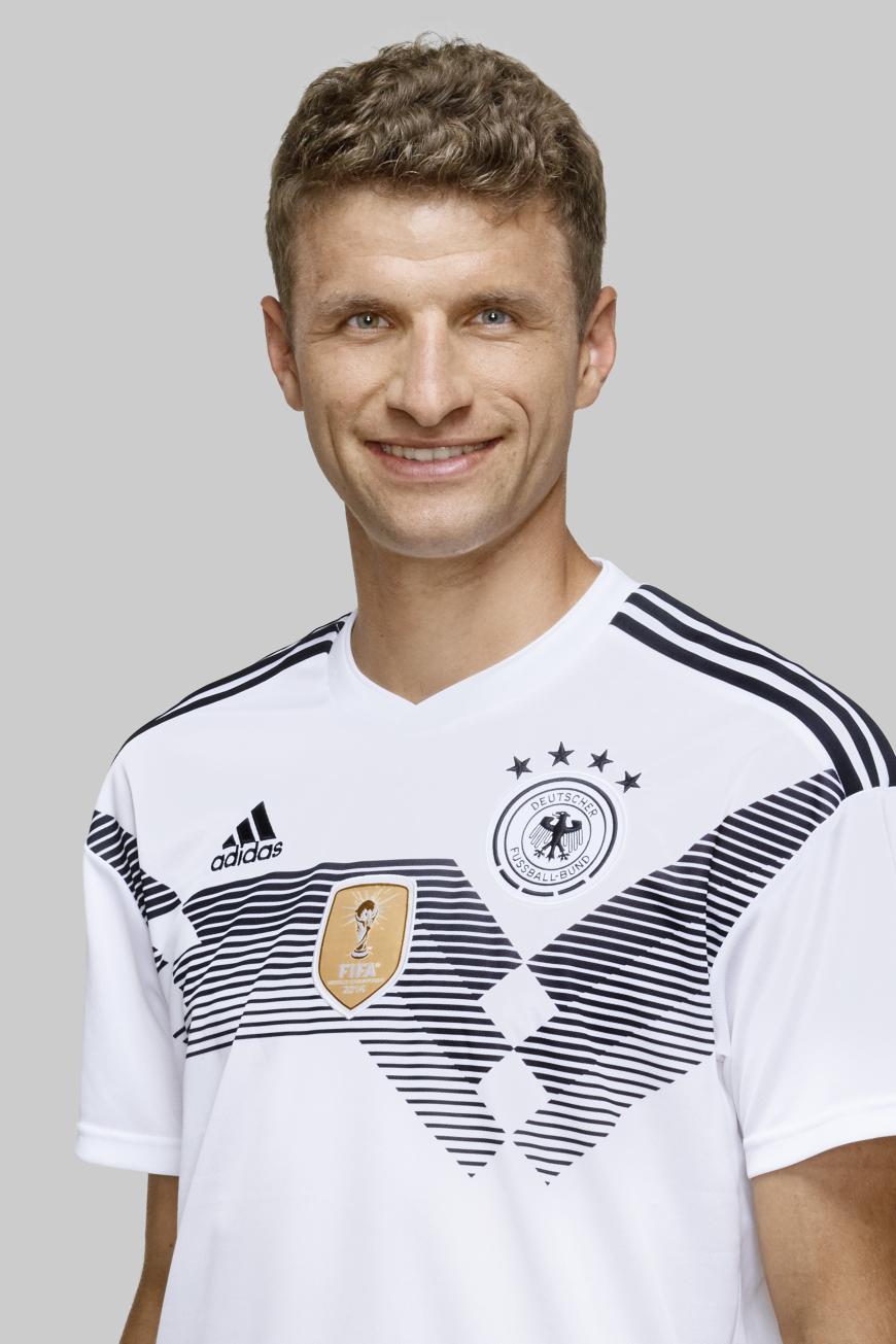 Auch FC-Bayern-Star Thomas Müller ist in festen Händen ...