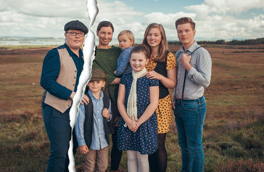 Angelo und Kira Kelly mit ihren fünf Kindern: Baby William Emanuel, 2, Helen Josephine, 15, Gabriël Jerome, 16, Joseph Ewan Gregory Walter, 6, und Emma Maria, 11.