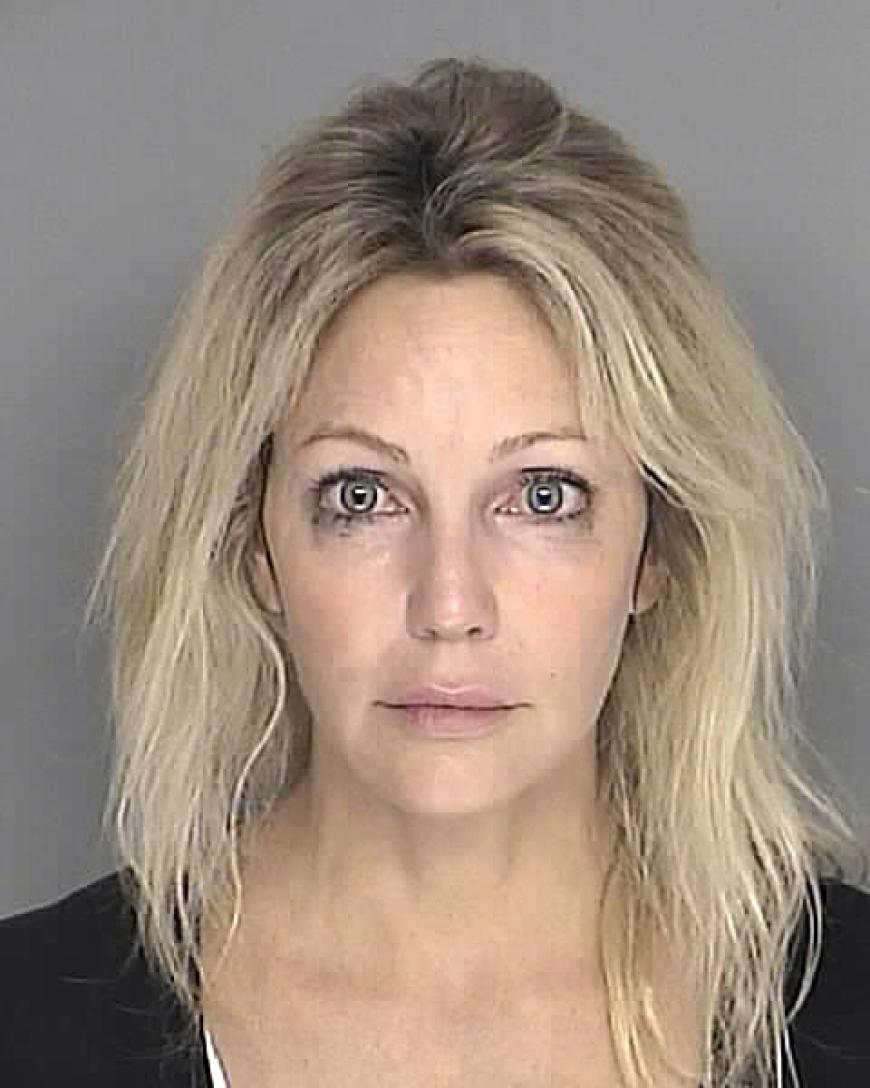 Ein Mugshot von Heather Locklear nach ihrer Verhaftung im Jahr 2008.
