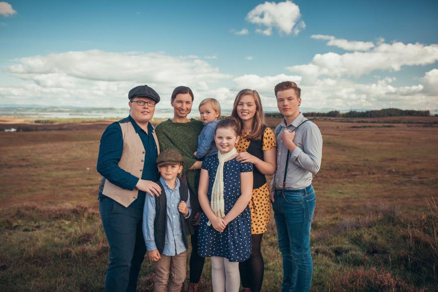 Angelo Kelly hat es mit seinen Teenie-Kids nicht immer leicht ...