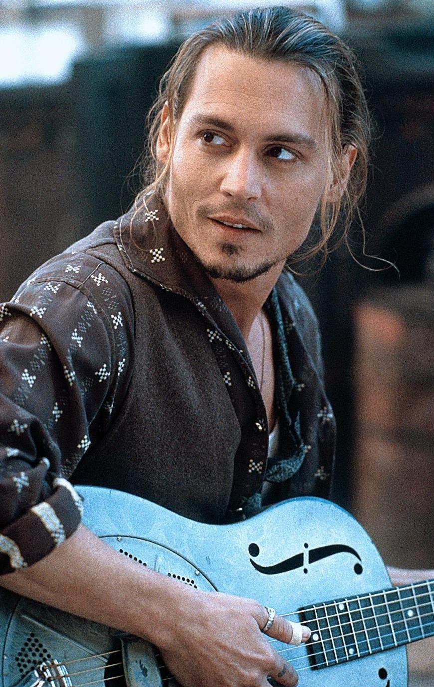 Zum Anbeißen: So sah Johnny Depp im Jahr 2000 in der Romanze