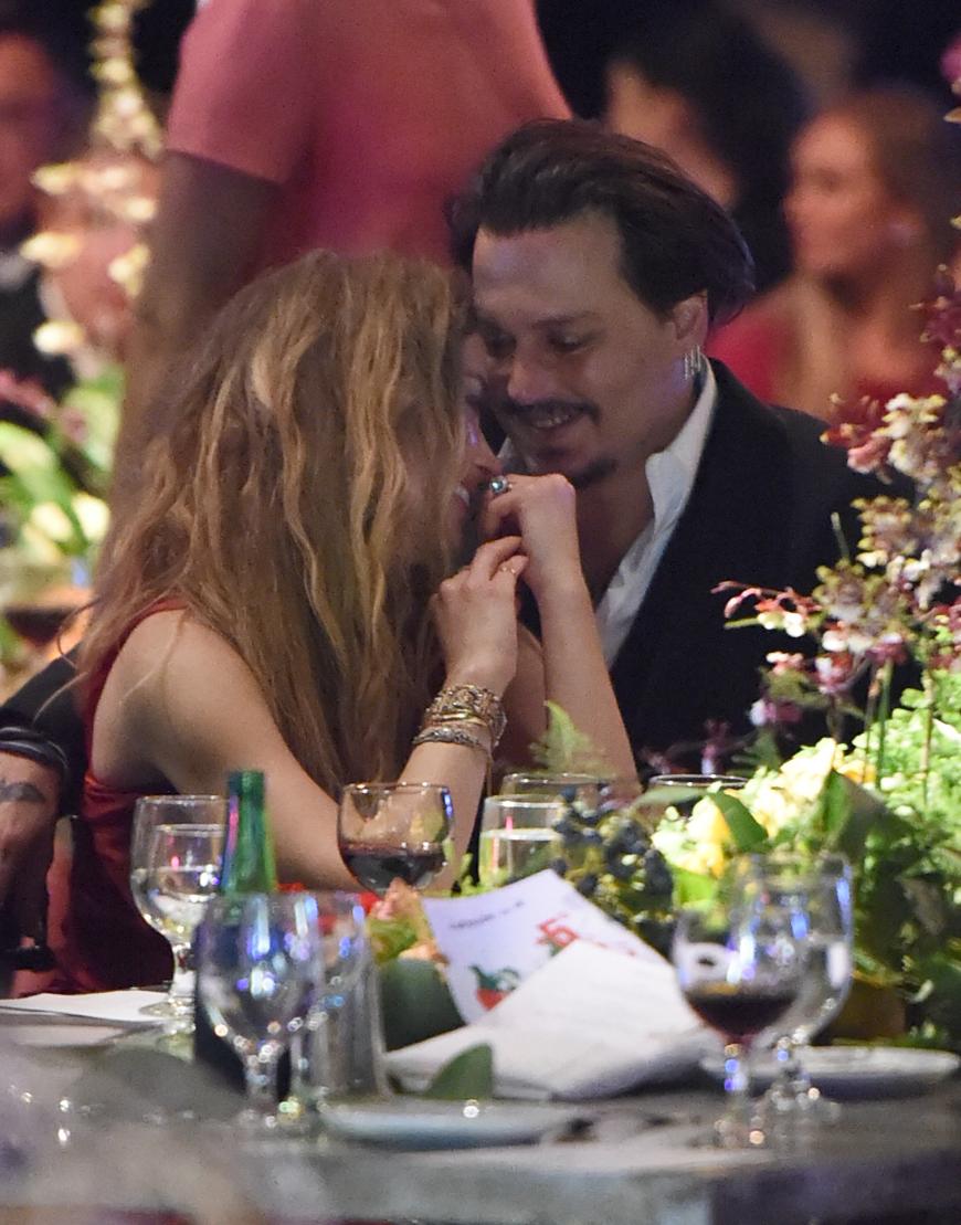 Fairytale gone bad: Johnny Depp und Amber Heard im Januar 2016. Erst kam die Blitz-Hochzeit, dann die Blitz-Scheidung. Die Liebe im Sauseschritt endete im Desaster, in dem Heard und Depp sich gegenseitig der Misshandlung bezichtigten.