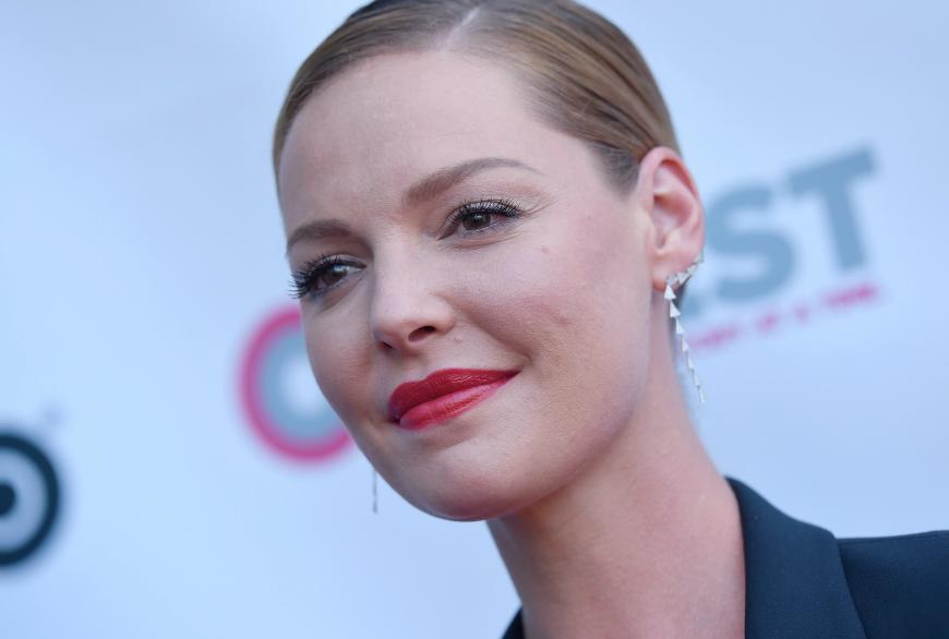 Nach den Grab-Schnappschüssen hagelte es massenhaft Kritik für Katherine Heigl.